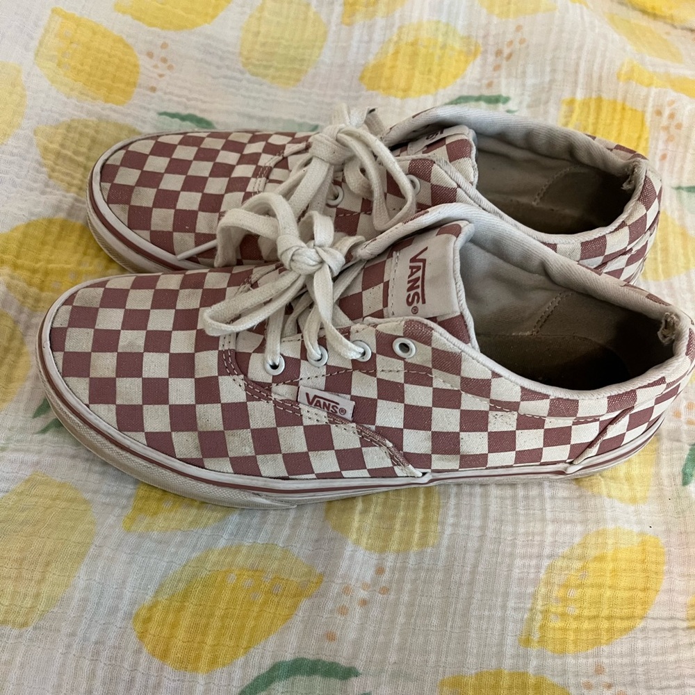 Checkerboard Vans size 5